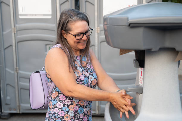 Portable Toilet Options We Offer in Three Oaks, FL